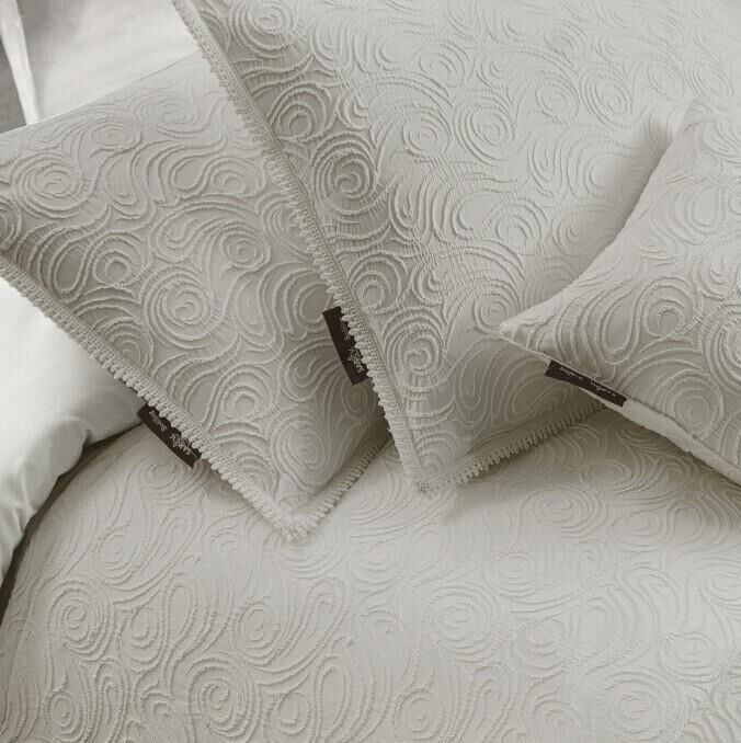 Sarev Sedra Yatak Örtüsü Çift Kişilik-Bej