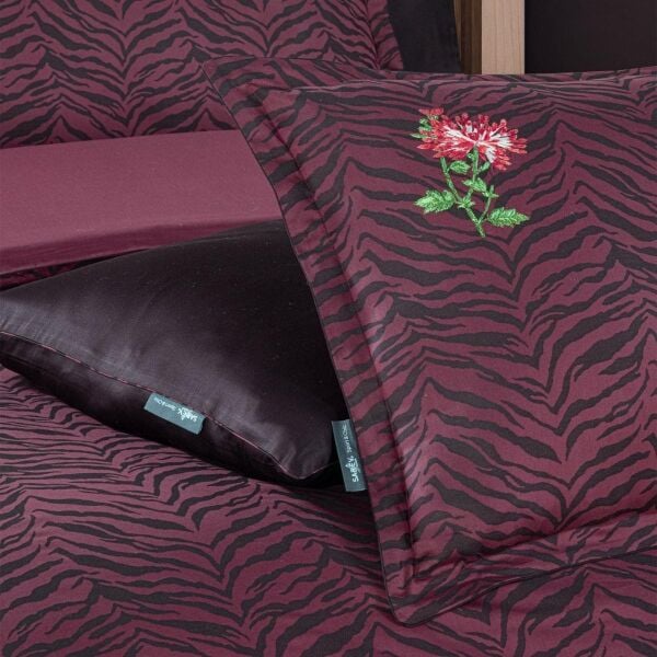 Sarev Luında Jakarlı Nevresim Takımı Çift Kişilik 4 Yastık Mürdüm