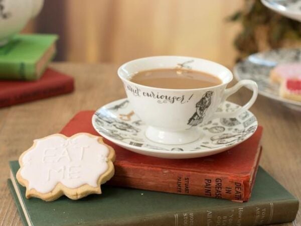 Mikasa x V&A Alice In Wonderland 210ml Porselen Çay Fincanı