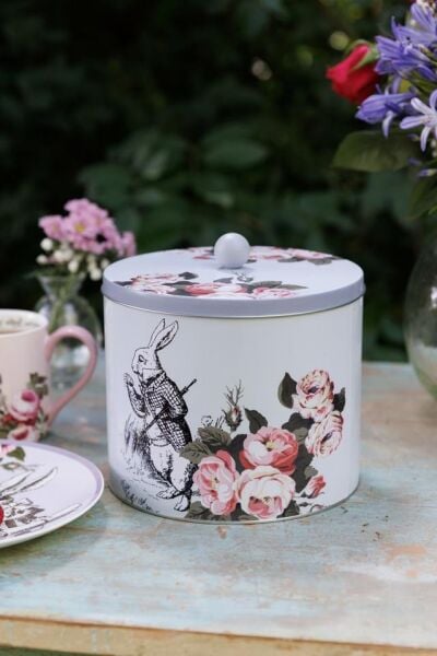 Mikasa x V&A Alice in Wonderland Teneke Bisküvi Kutusu 18x15
