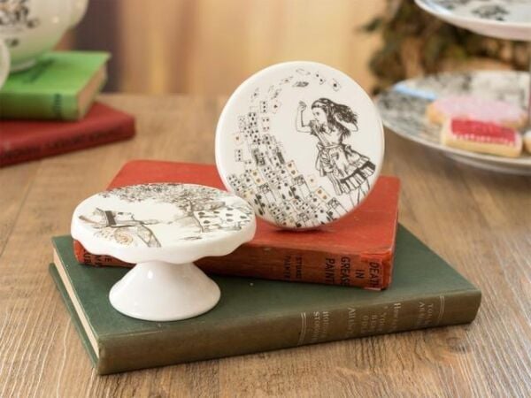 Mikasa x V&A Alice In Wonderland Porselen 10cm 2li Kek, Pasta Standı