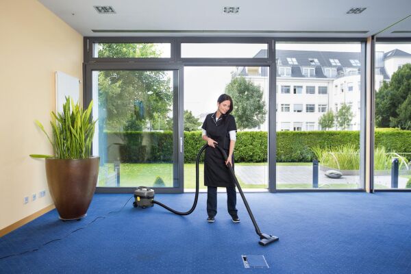 Karcher 15271810 T 7/1 Classic Toz Torbalı Süpürge