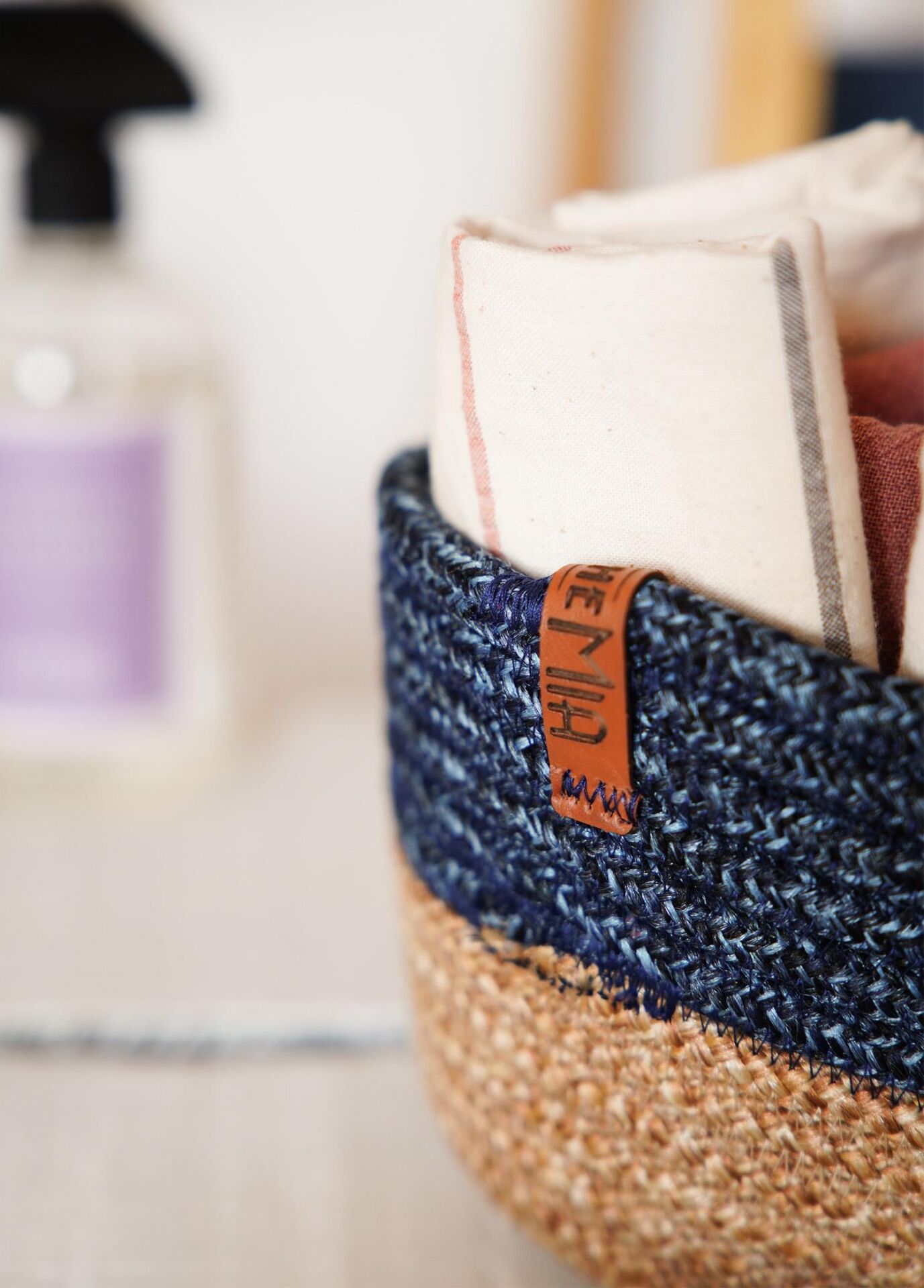 The Mia Jutte Yuvarlak Sepet Bambu Lacivert 25x13 cm