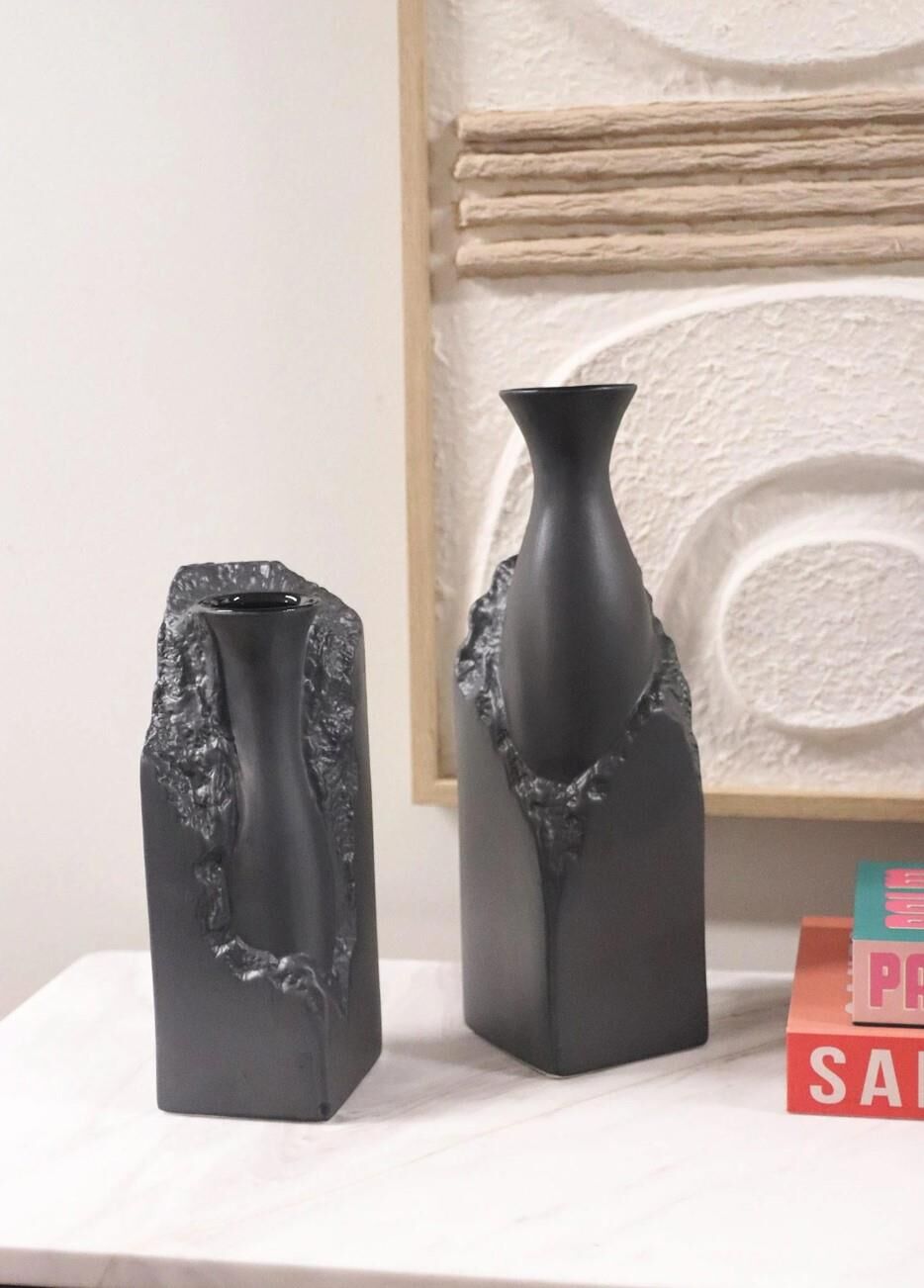 The Mia Licia Seramik Vazo Siyah 9x9x26 cm