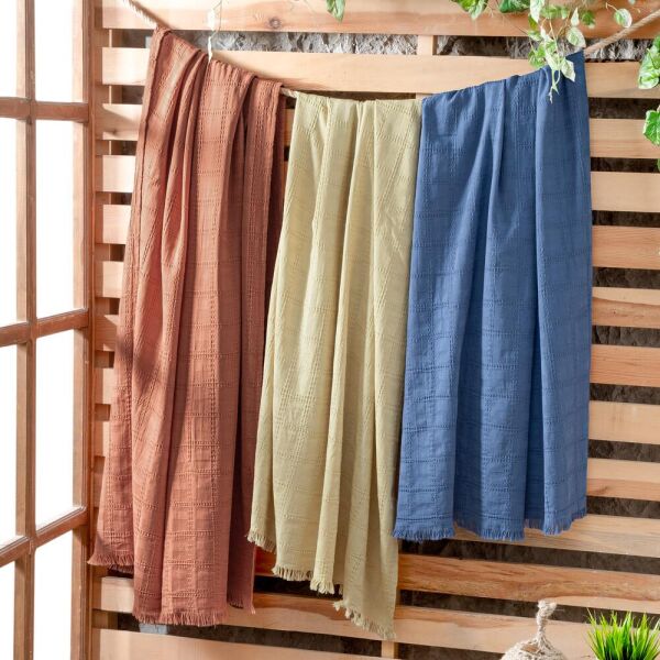 Sarev Vesemir Throw Sarı