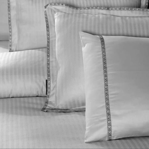 Sarev Jacquard Stripe Nevresim Takımı Çift Kişilik 4 Yastık Gri