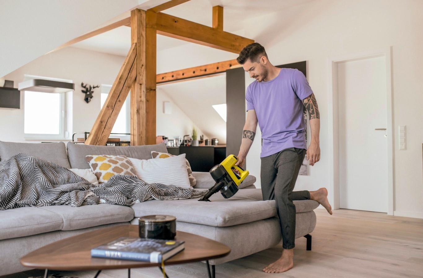 Karcher VC 4 Cordless Myhome 21.6 V Kablosuz Şarjlı Dikey Süpürge
