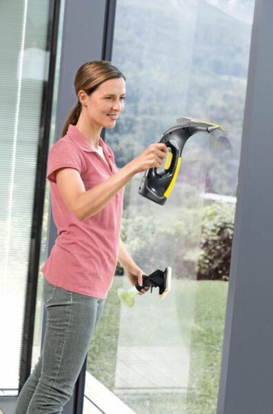 Karcher WV 2 Black Edition Cam Temizleme Makinesi