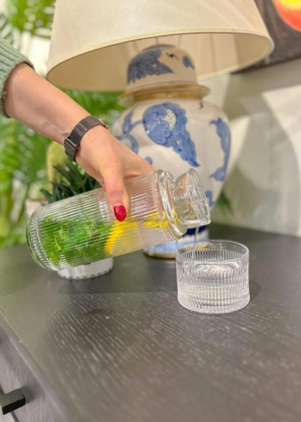 The Mia Cam Başucu Sürahisi 22 x 8 cm