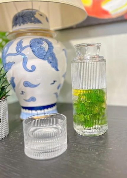 The Mia Cam Başucu Sürahisi 22 x 8 cm