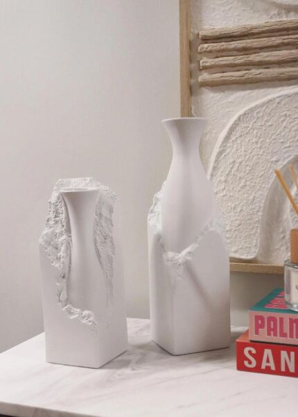 The Mia Licia Seramik Vazo Beyaz 9x9x26 cm