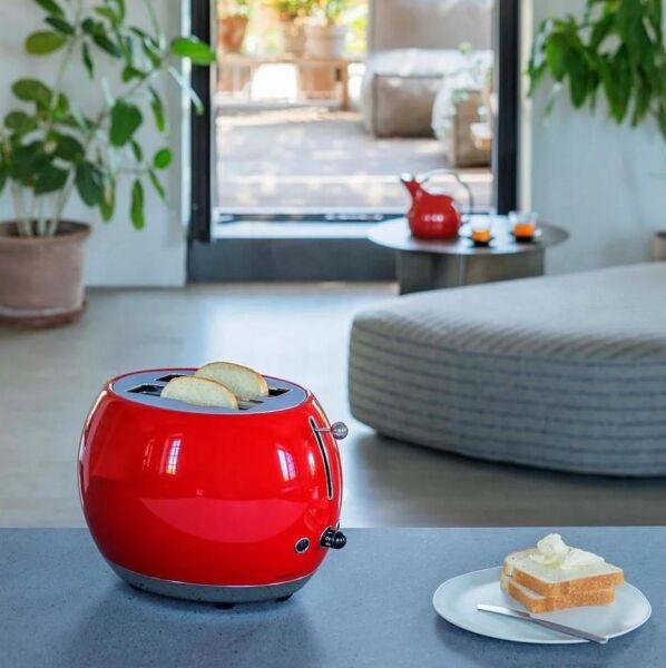 Bugatti Romeo Parlak Kırmızı Ekmek Kızartma Makinesi