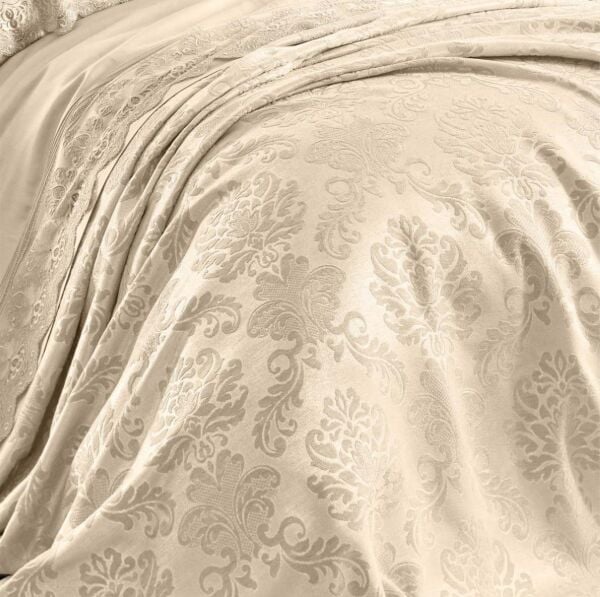 Nazik Home Valeria Dantelli Nevresim Takımı Ve Pike 7 Parça Seti Bej CK