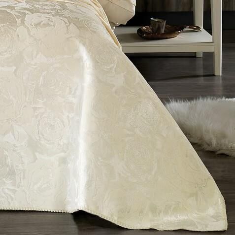 Nazik Home Arin Dantelli Nevresim Takımı Ve Pike 7 Parça Seti Krem Çift Kişilik