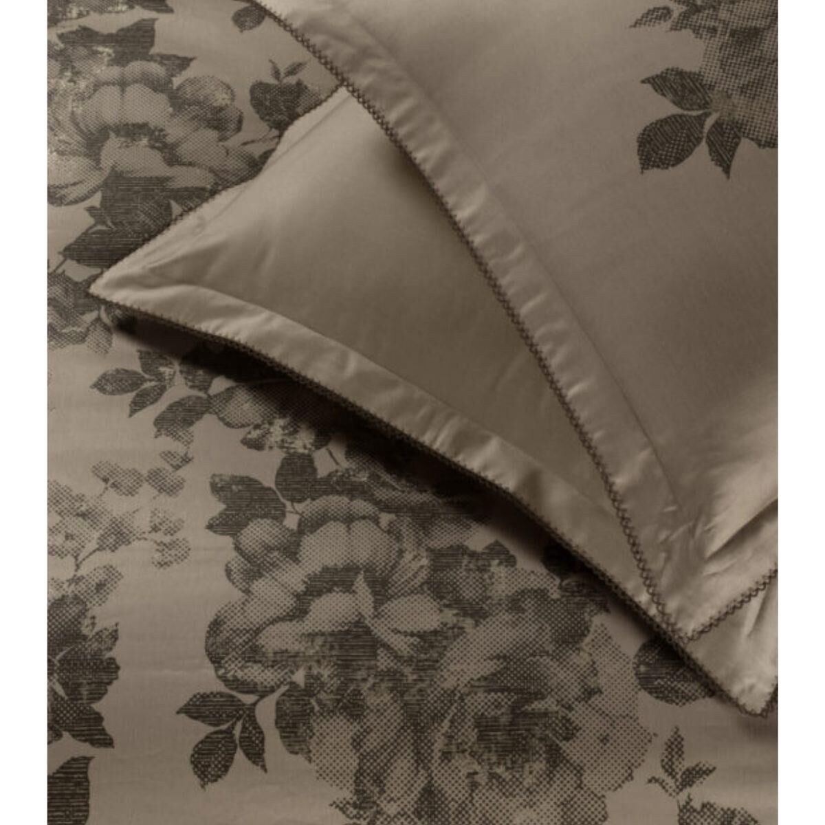 Sarev Lili Marlen Saten Nevresim Takımı King Size 4 Yastık Mocha