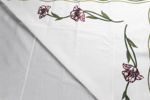 Mikasa Moor Tiara Masa Örtüsü 180X280