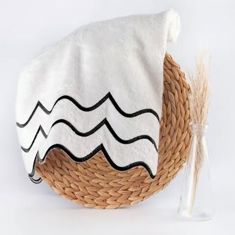 Nazik Home Helena Çizgi Nakışlı Pamuk Havlu Siyah 50X90