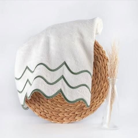 Nazik Home Helena Çizgi Nakışlı Pamuk Havlu Yeşil 50X90