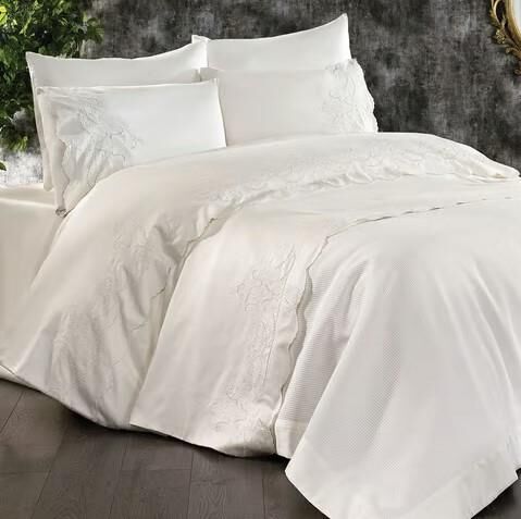 Nazik Home Hanedan İşlemeli Nevresim Takımı Ve Pike 7 Parça Seti Krem Çift Kişilik